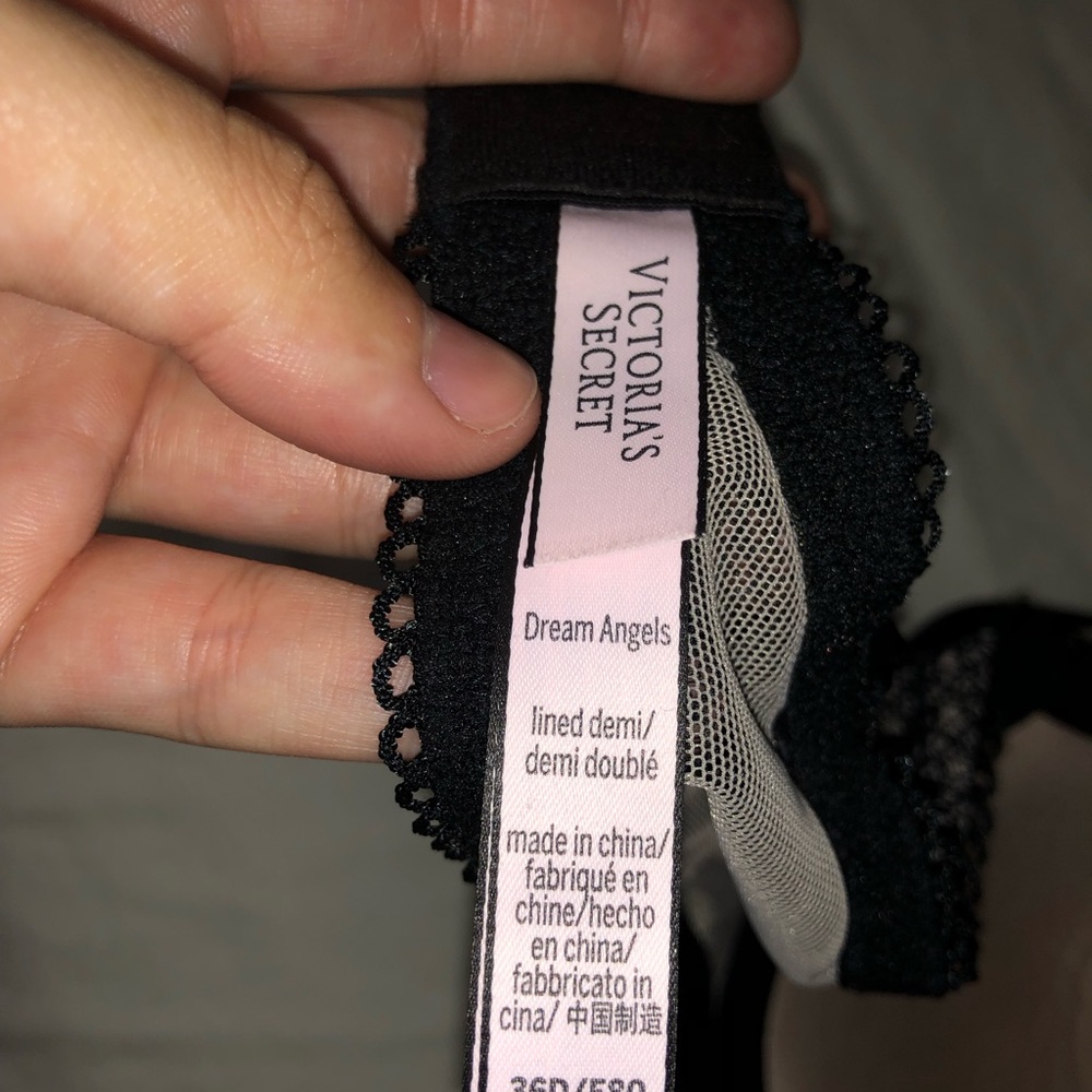 Victoria secret bra never worn